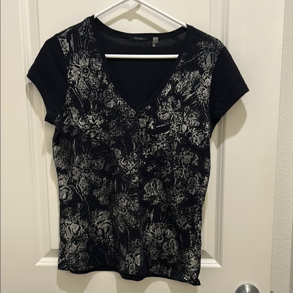 Tahari Black and Silver Fitted Graphic Tee M